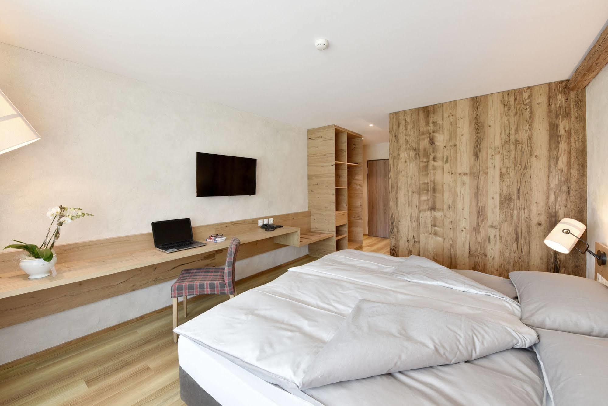Landgasthof Kreuz - Das Businesshotel Mit Wohlfuehlgarantie Kappel bei Olten Exterior photo